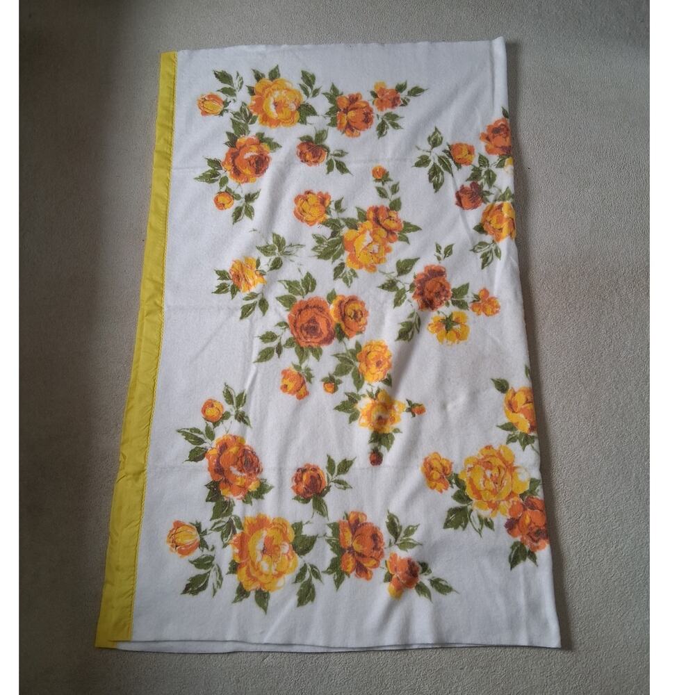 Vintage Fiberwoven 73 x 92 Floral Blanket Orange Yellow Cream EUC